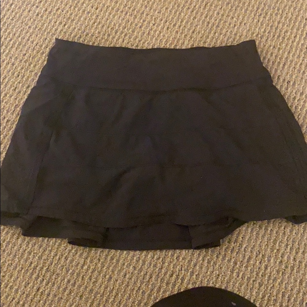 BLACK LULULEMON TENNIS SKIRT